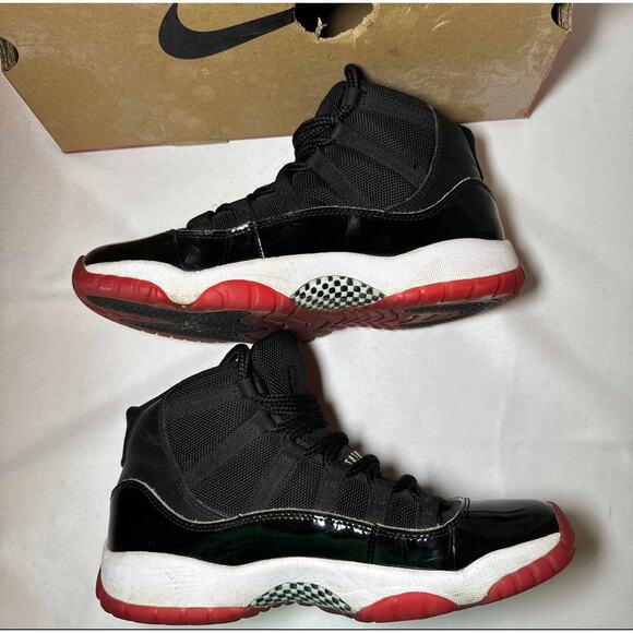 Size 7 - Nike Air Jordan 11 Retro GS Bred 2019 Men's Shoes - Picture 3 of 10